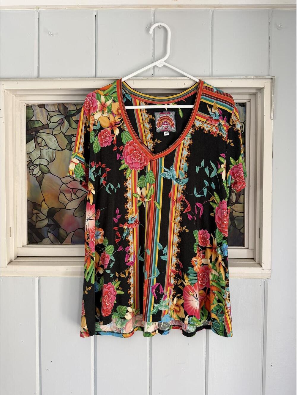 Johnny Was bamboo Floral bird V-Neck Short Sleeve Top size large